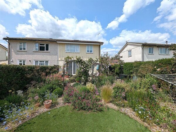Welland Vale Road, Corby