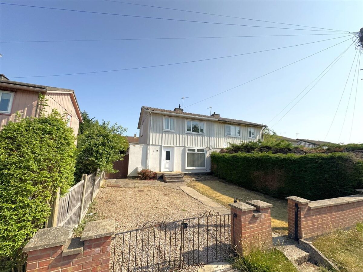 Welland Vale Road, Corby