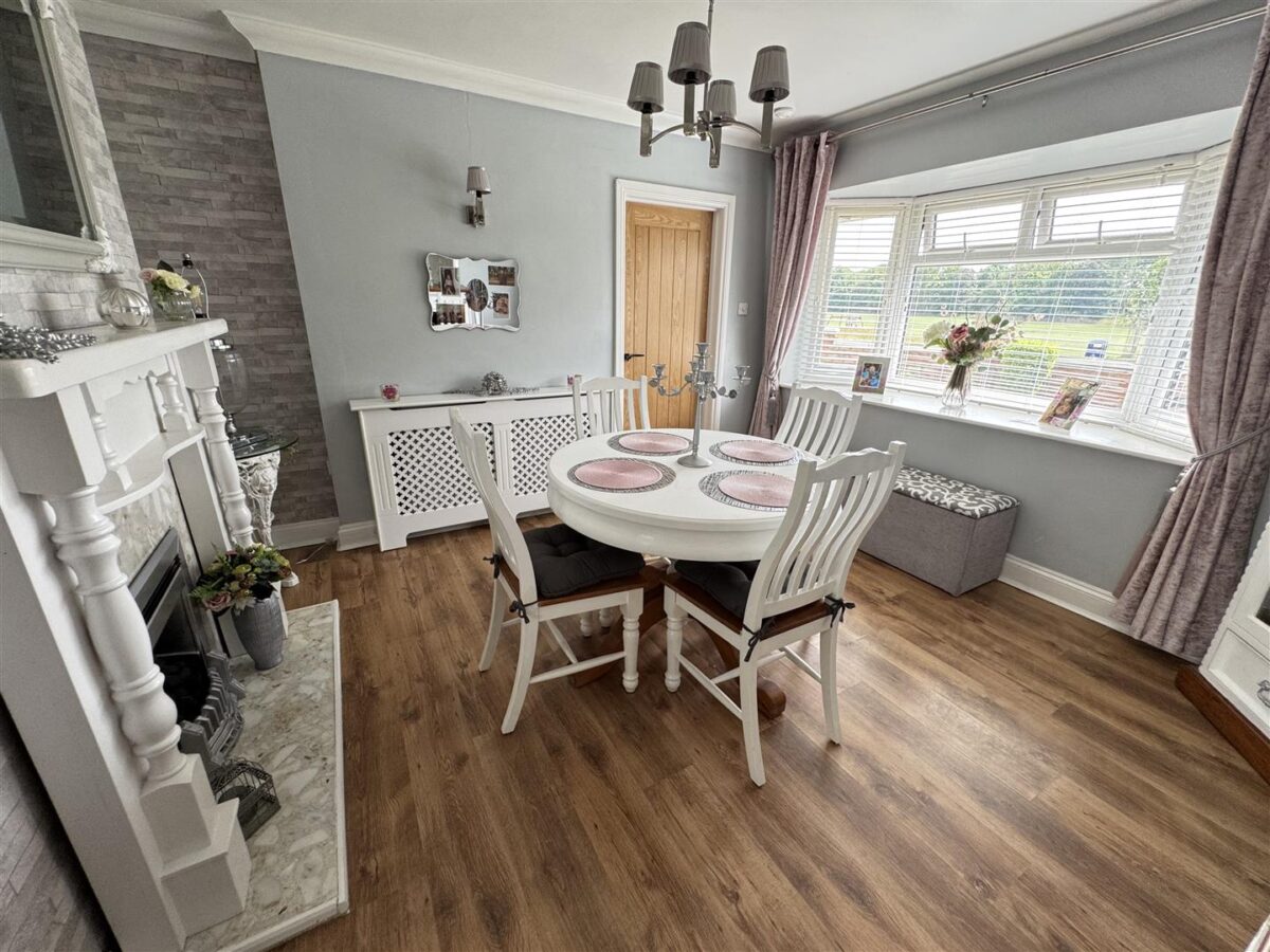 Collingwood Avenue, Corby