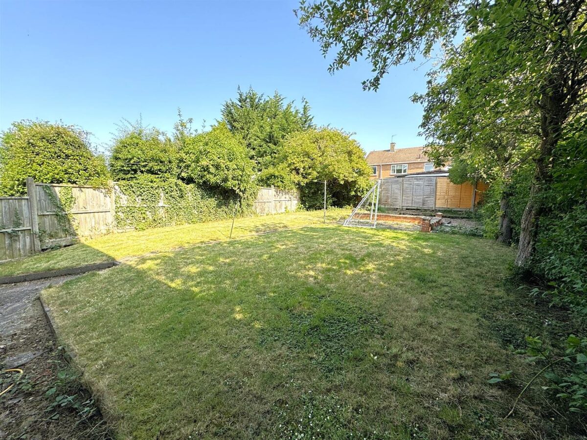 Welland Vale Road, Corby