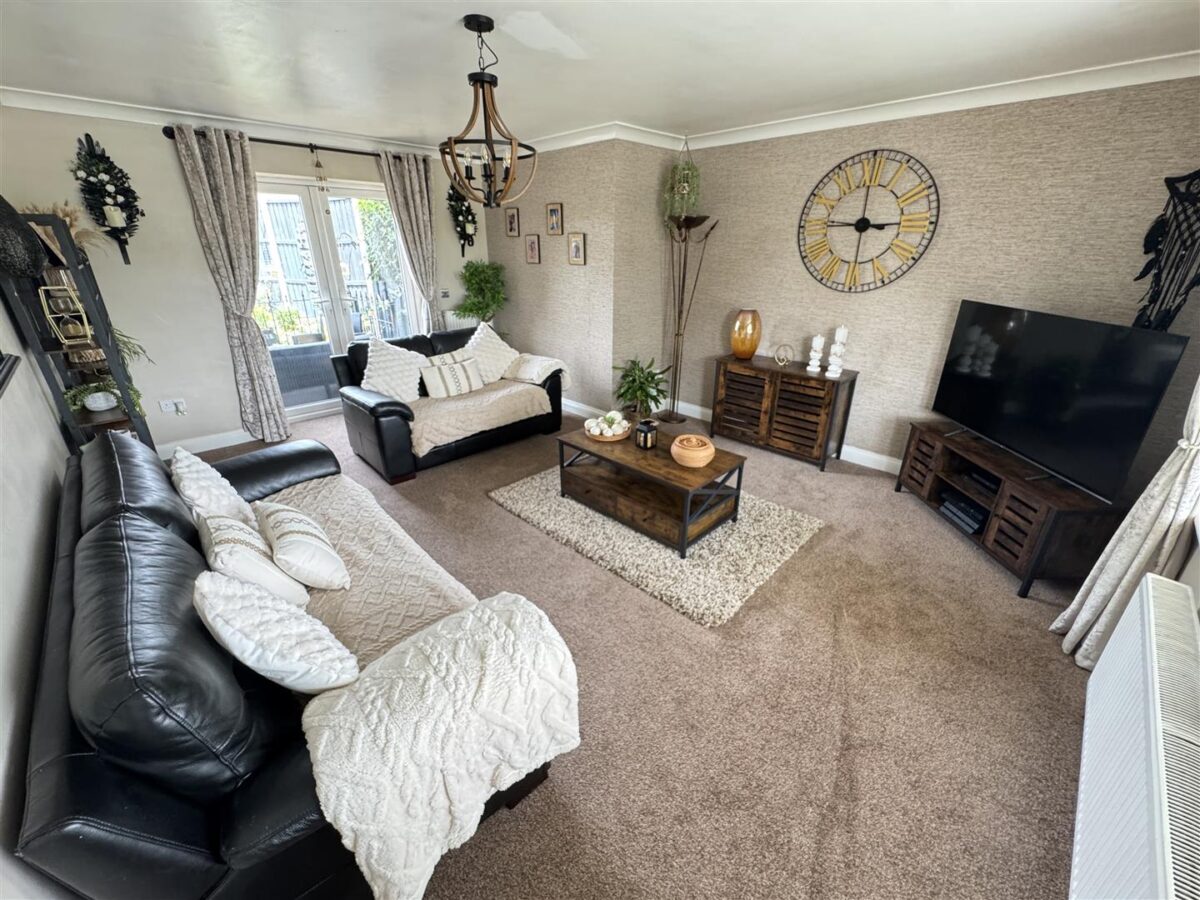 Collingwood Avenue, Corby