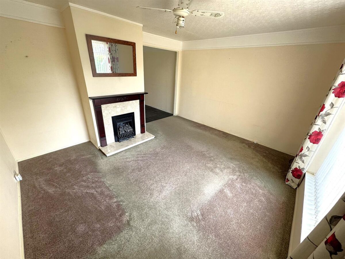 Welland Vale Road, Corby