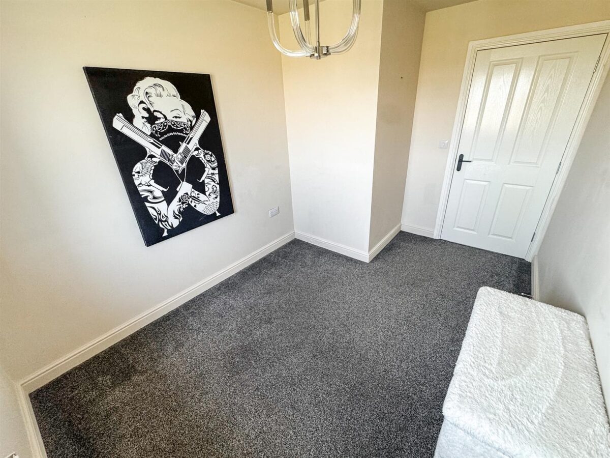 Kestrel Road, Corby