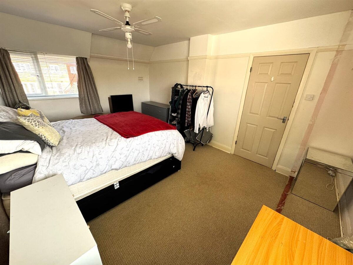 Chapman Grove, Corby