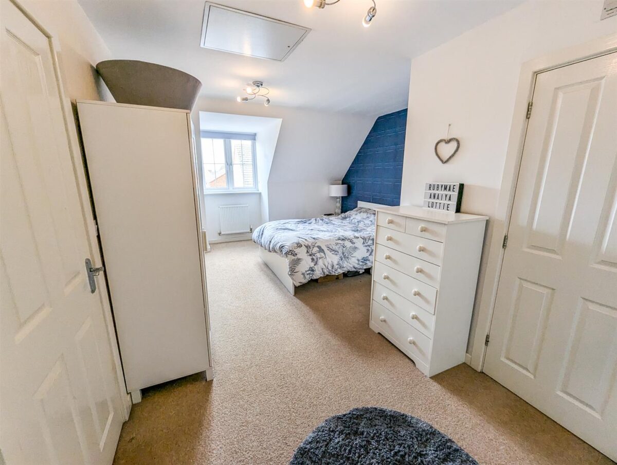 Flycatcher Road, Corby