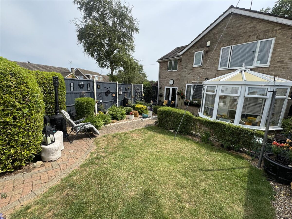 Collingwood Avenue, Corby