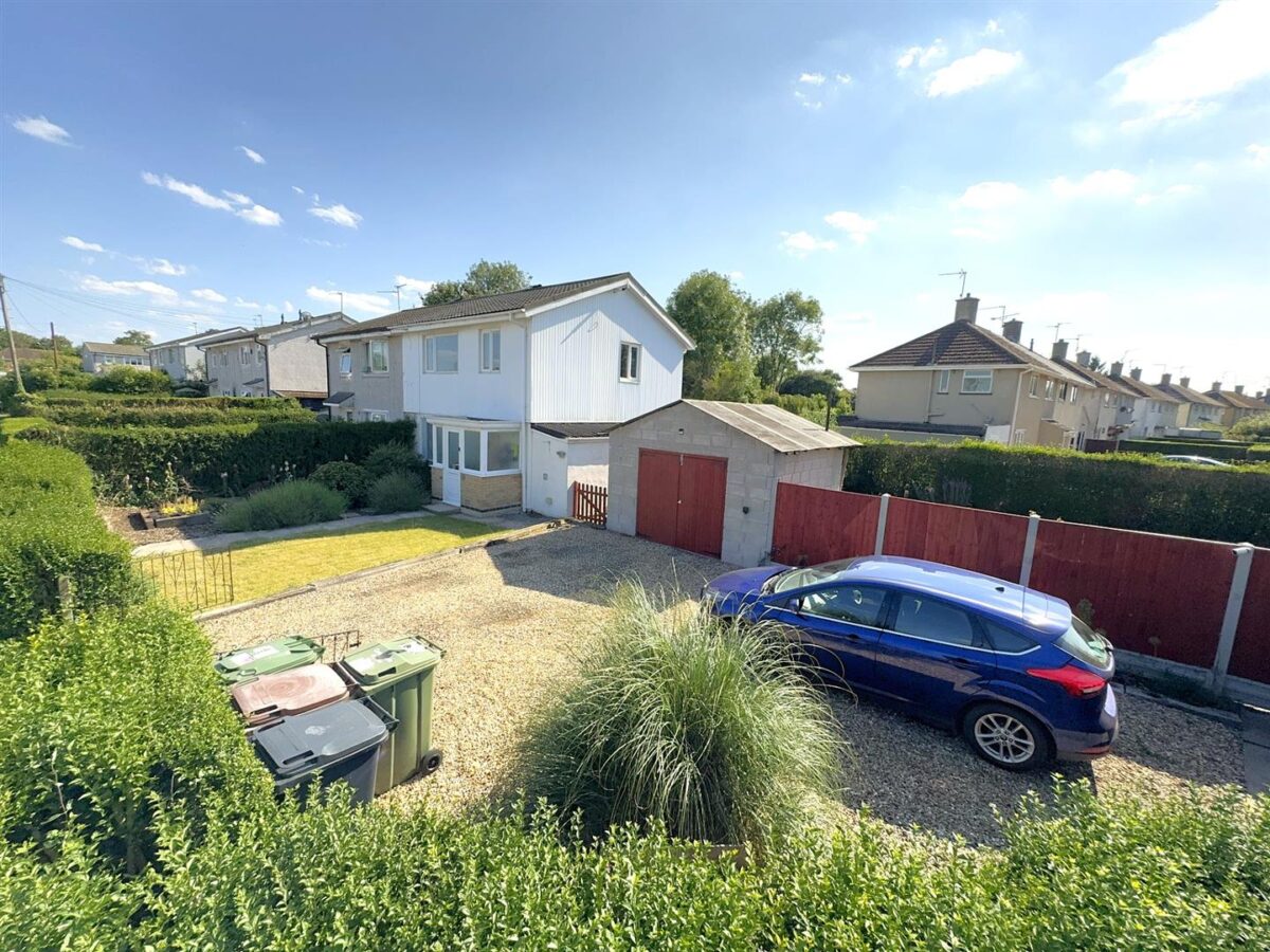 Brookes Grove, Corby