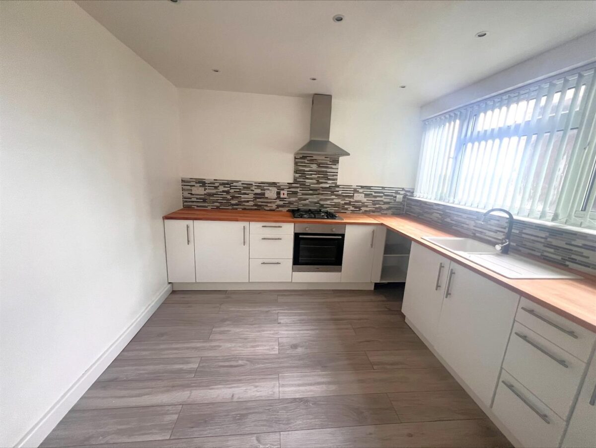 Farmstead Road, Corby