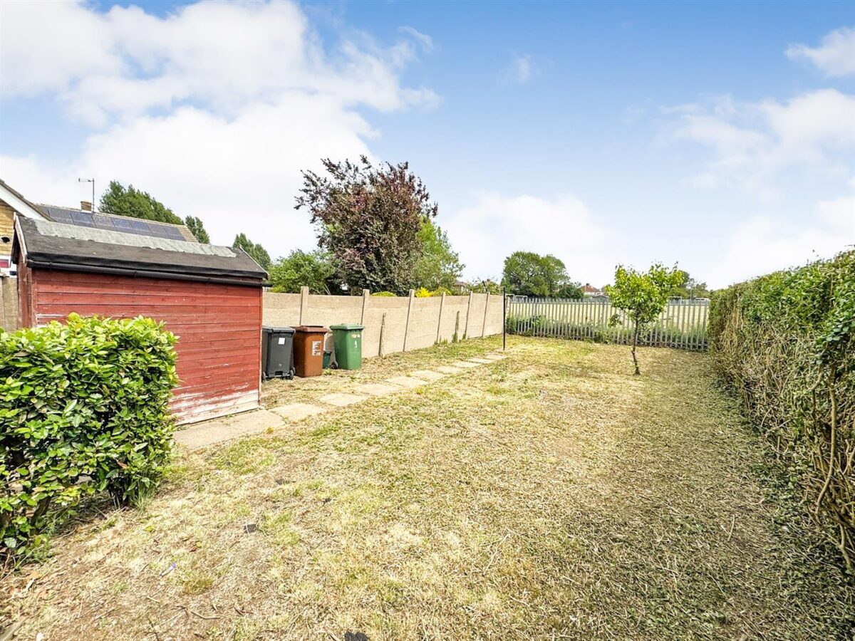 Studfall Avenue, Corby