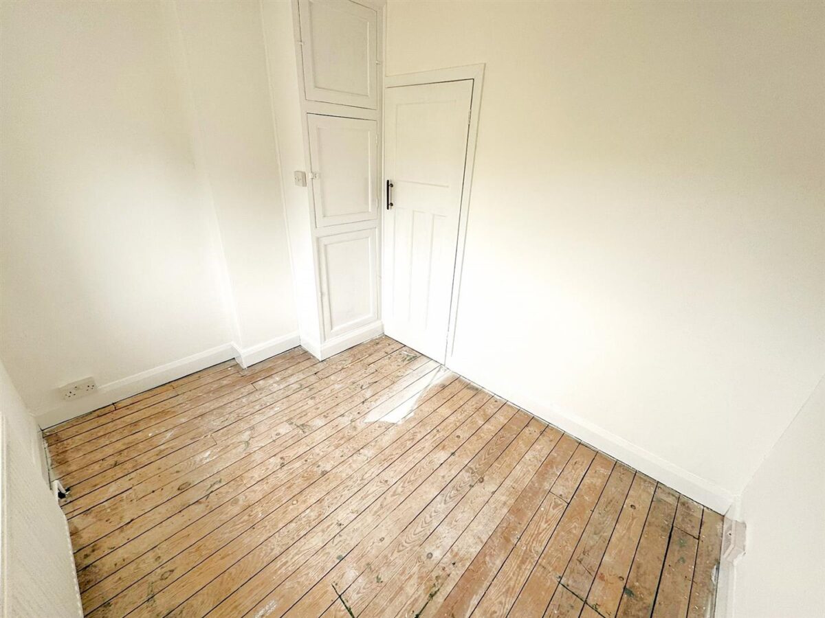 Studfall Avenue, Corby