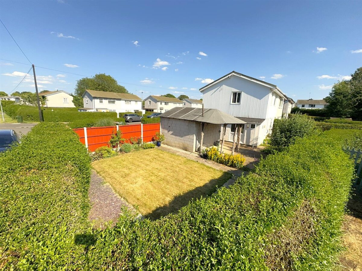 Brookes Grove, Corby