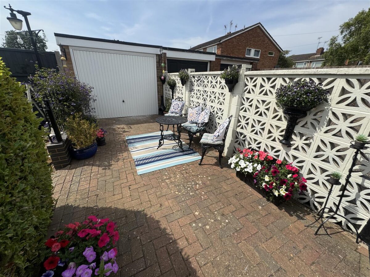 Collingwood Avenue, Corby