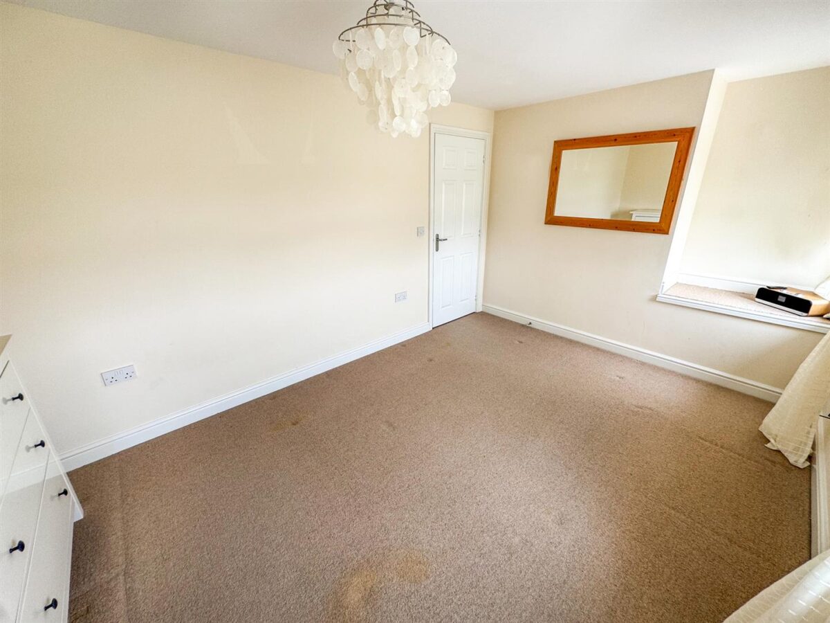 Dunnock Road, Corby