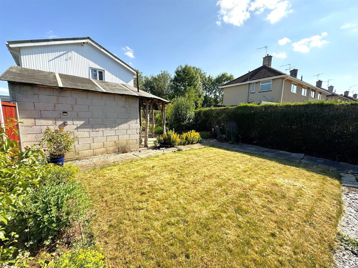 Brookes Grove, Corby