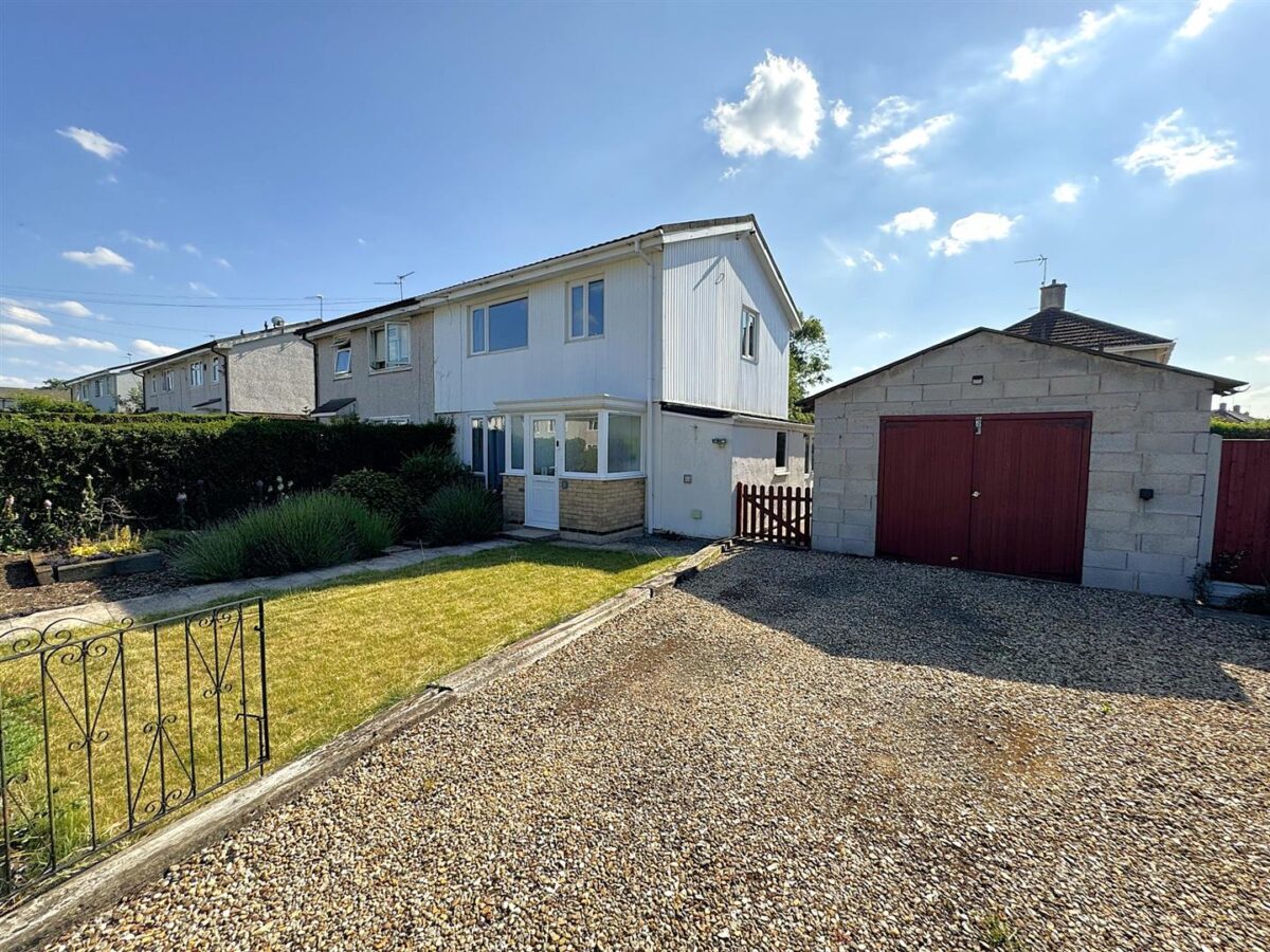 Brookes Grove, Corby