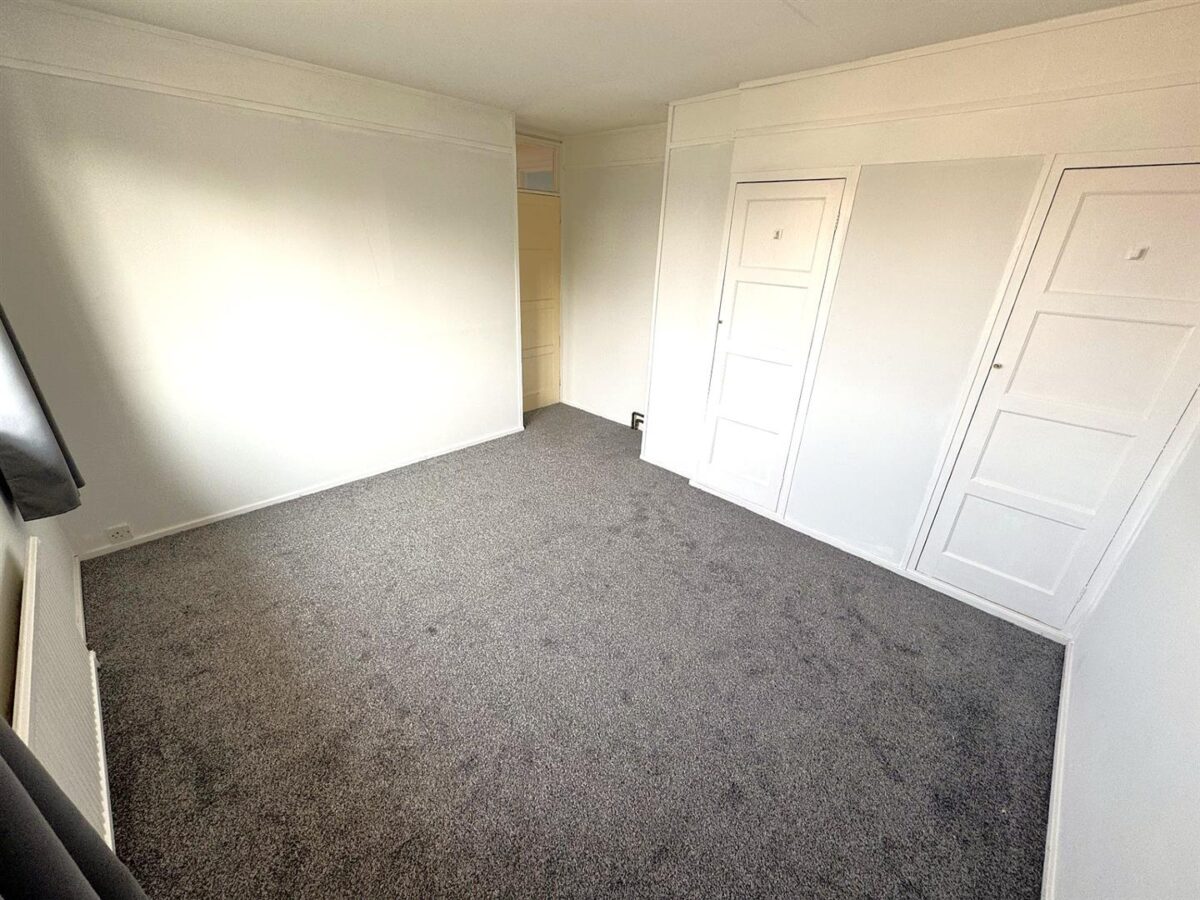 Welland Vale Road, Corby