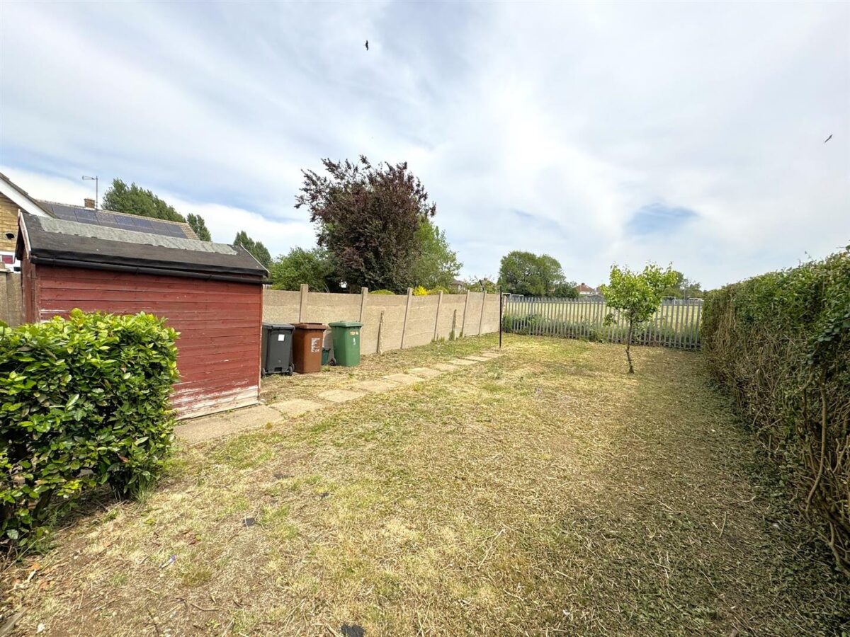 Studfall Avenue, Corby