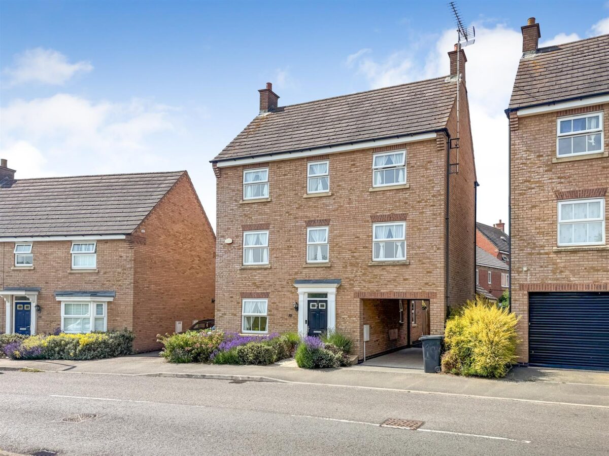 Dunnock Road, Corby