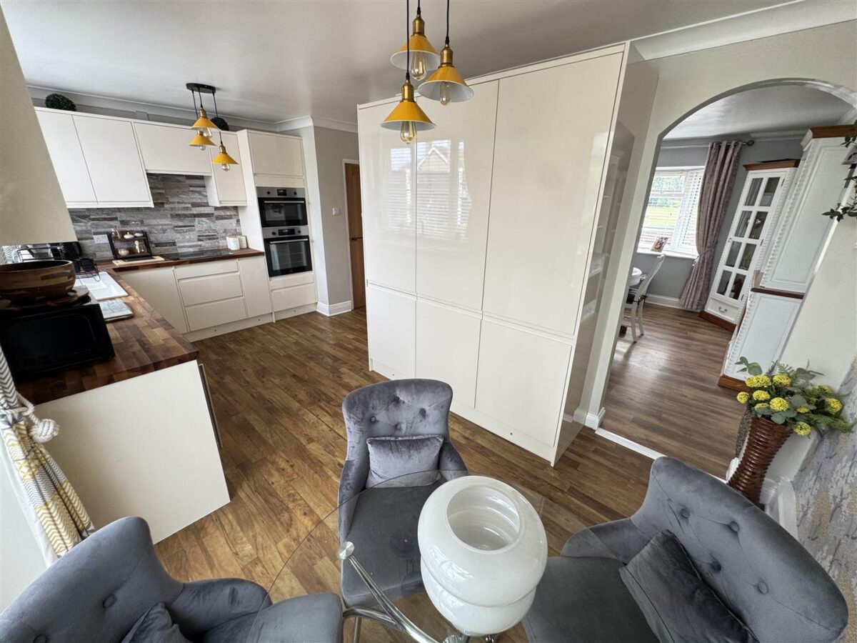Collingwood Avenue, Corby