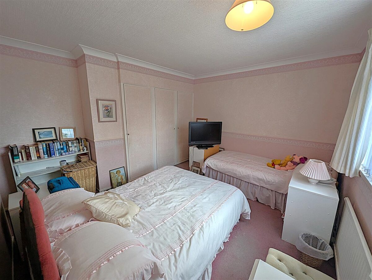 Welland Vale Road, Corby