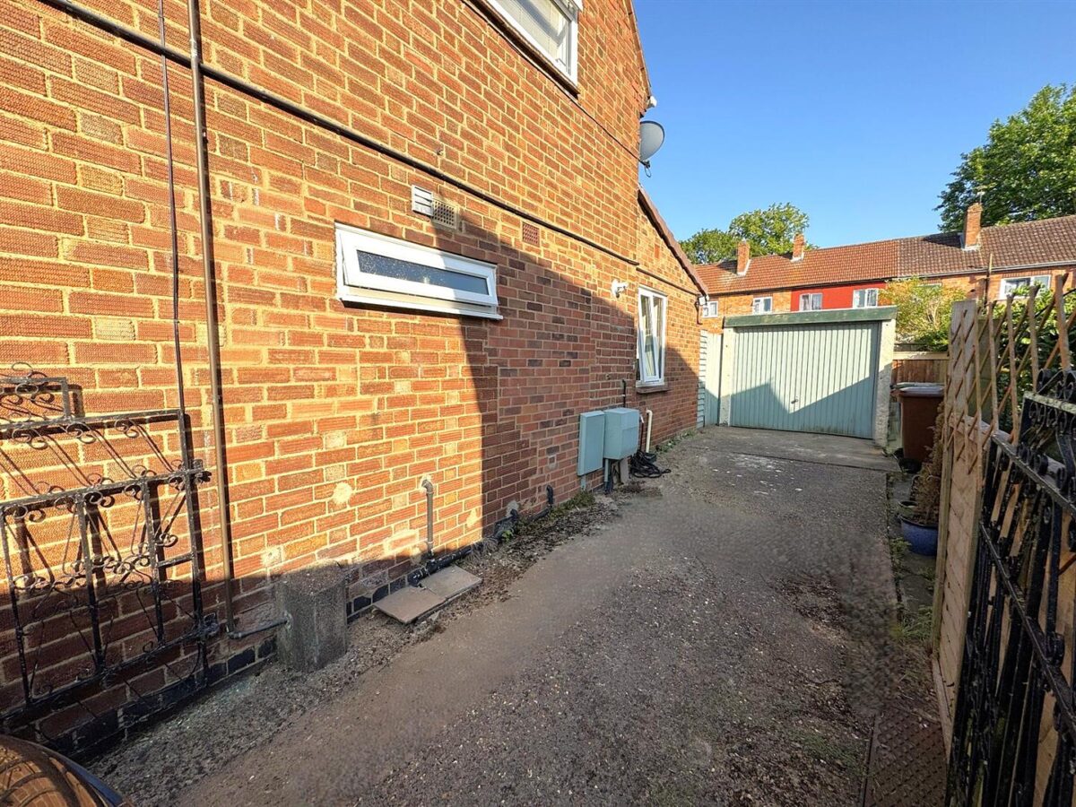 Chapman Grove, Corby
