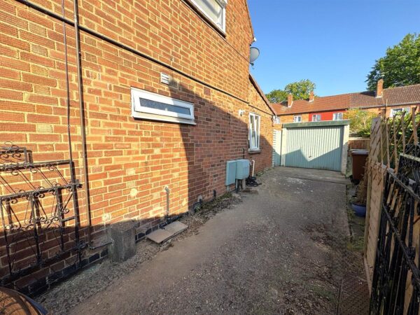 Chapman Grove, Corby