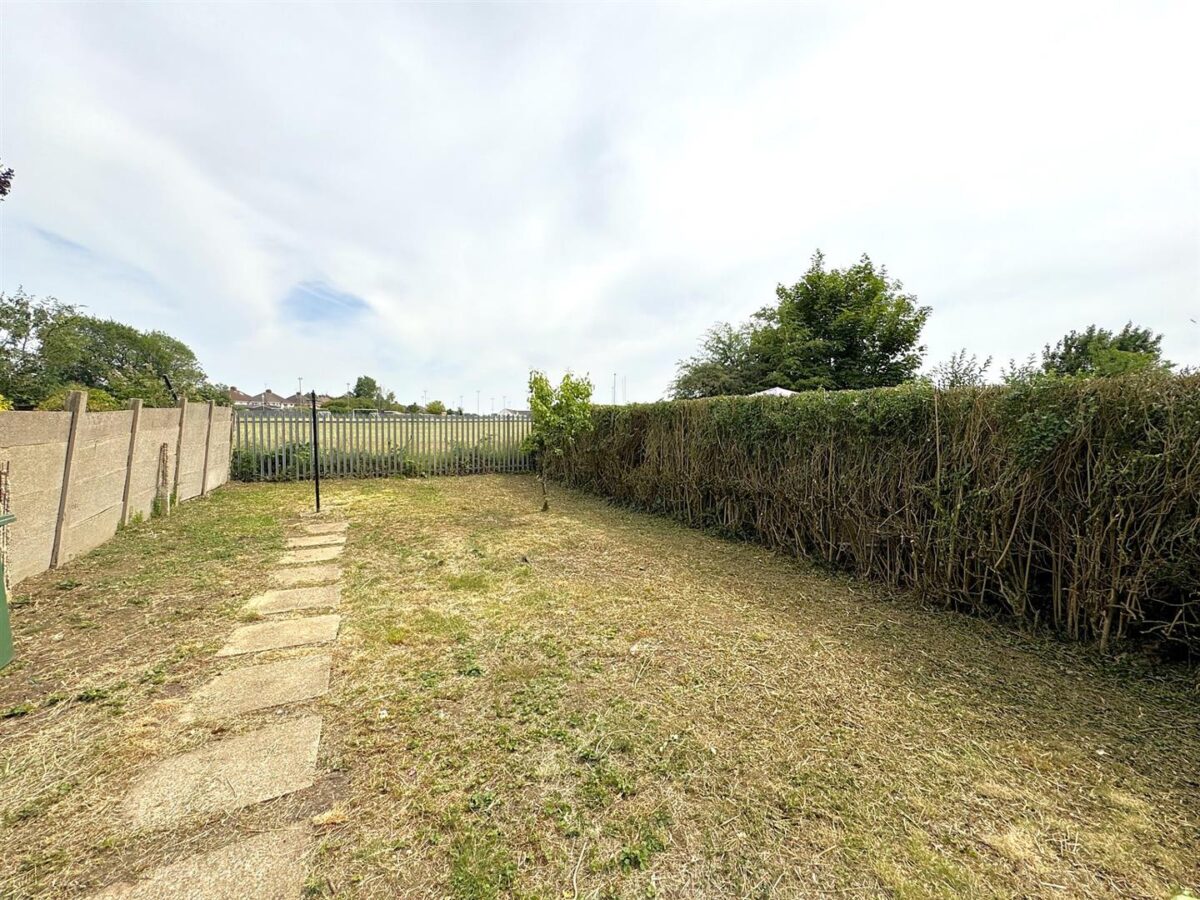 Studfall Avenue, Corby