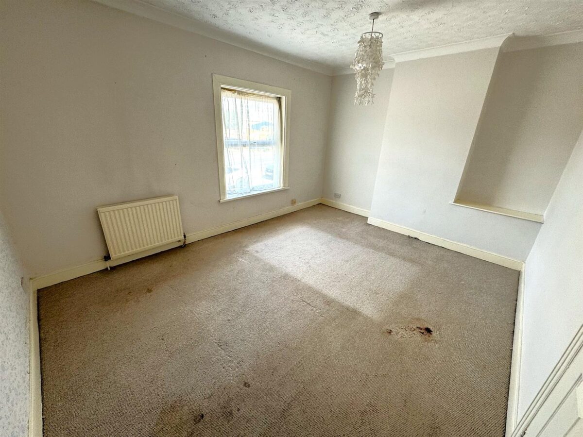 Lloyds Road, Corby
