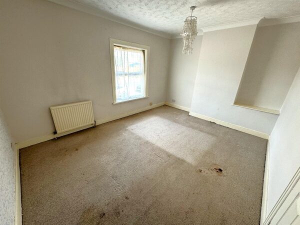Lloyds Road, Corby