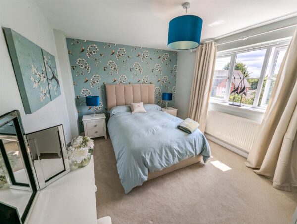 Corby Road, Weldon, Corby