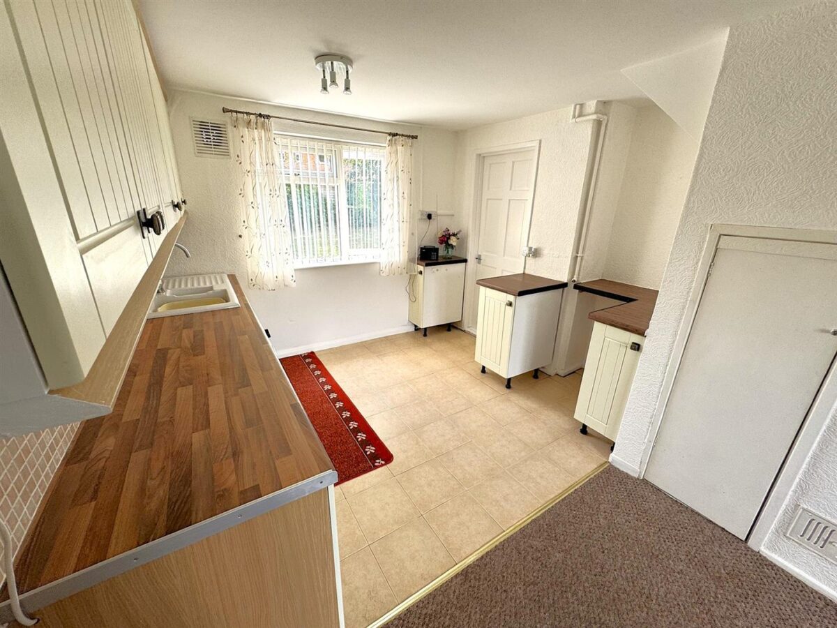 Cambridge Avenue, Corby