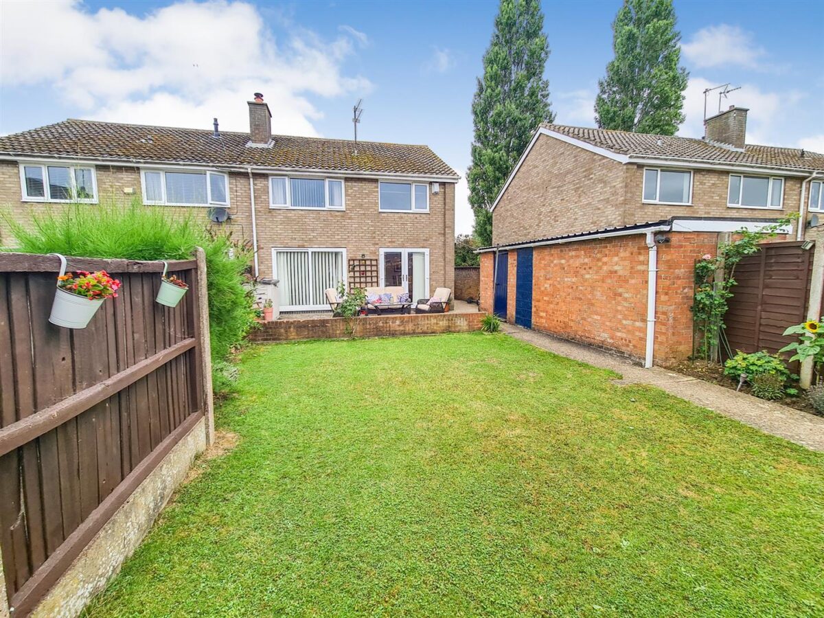 Humber Walk, Corby