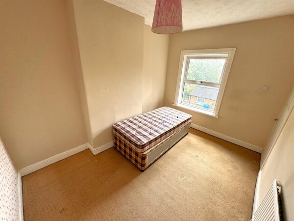 Lloyds Road, Corby