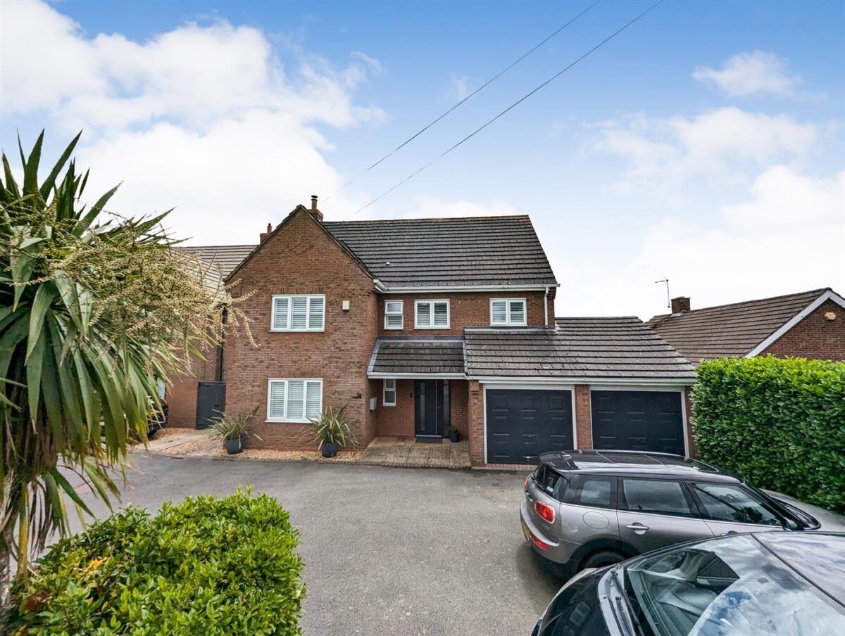 Corby Road, Weldon, Corby