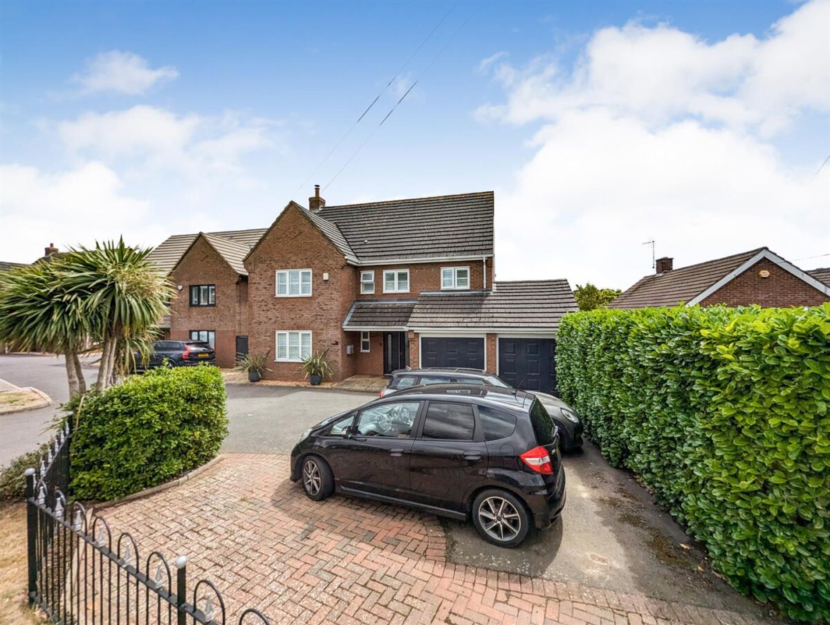 Corby Road, Weldon, Corby