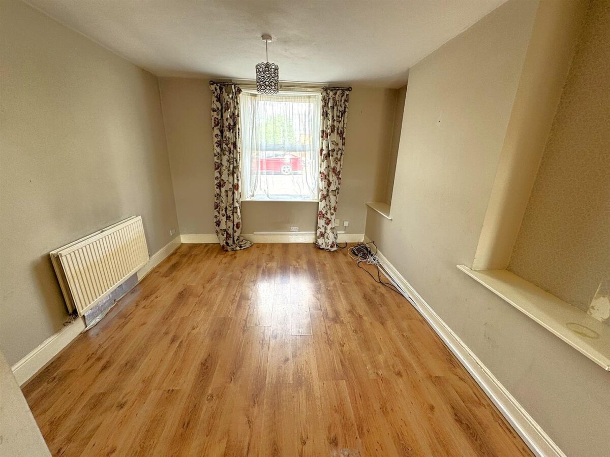 Lloyds Road, Corby