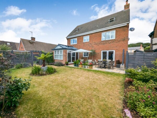 Corby Road, Weldon, Corby