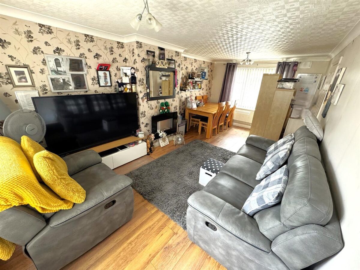 Stuart Road, Corby