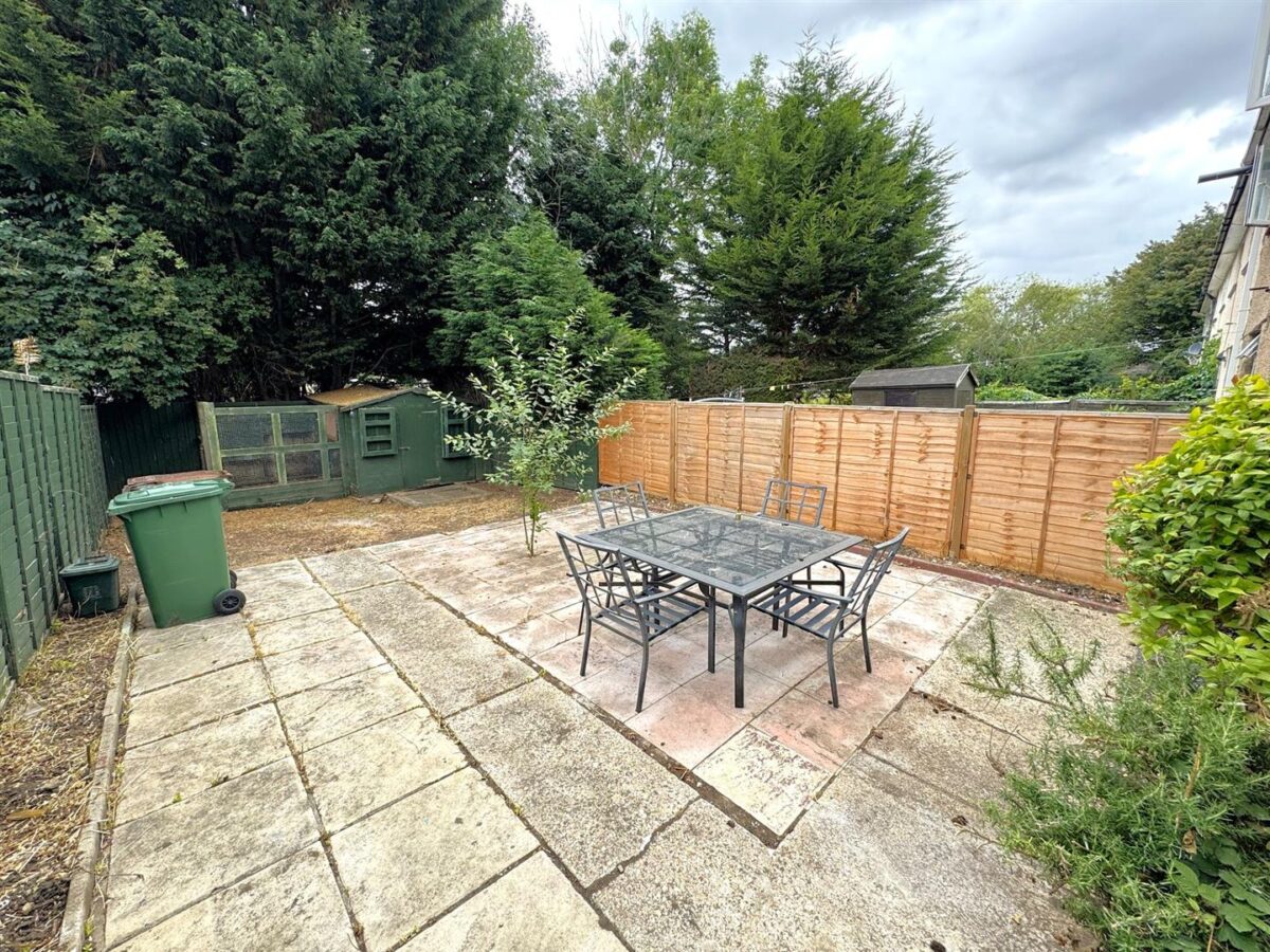 Dobson Walk, Corby