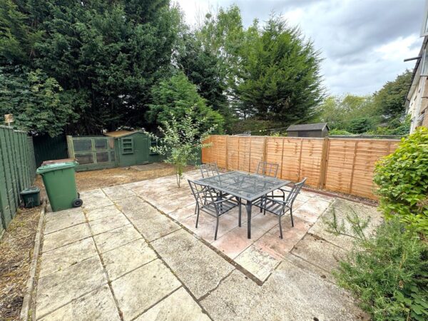 Dobson Walk, Corby