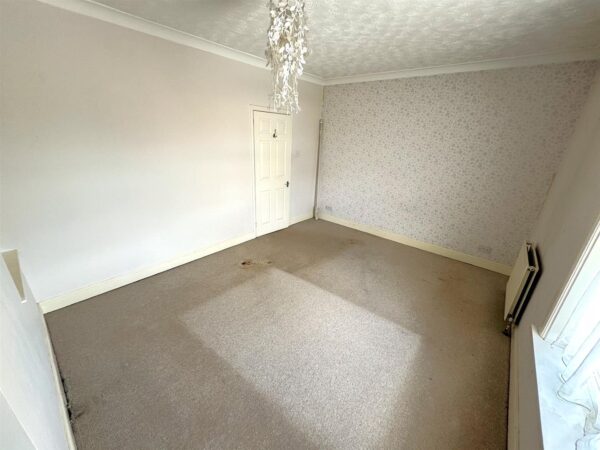 Lloyds Road, Corby