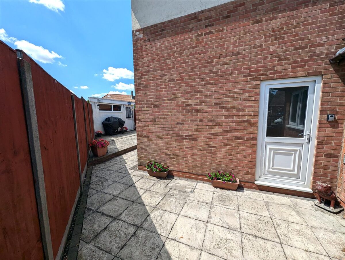 Westfields Road, Corby