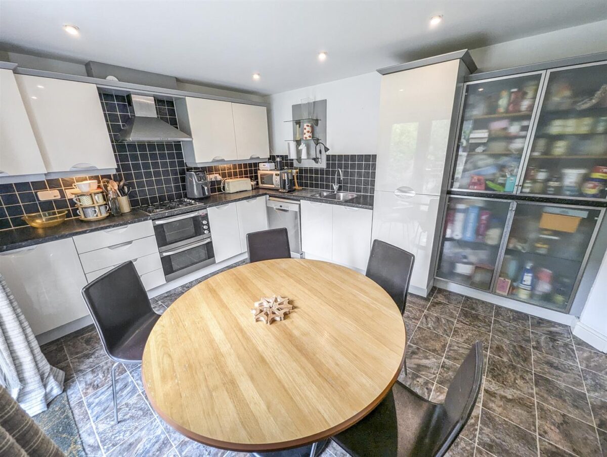 Thrush Close, Corby