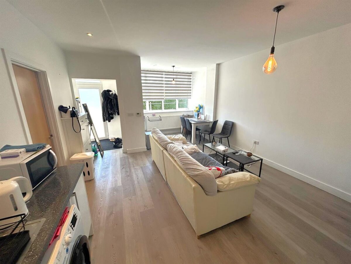 Studfall Avenue, Corby