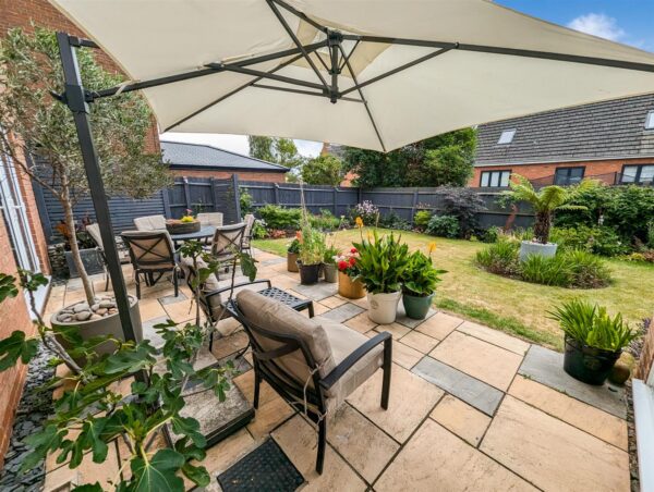 Corby Road, Weldon, Corby