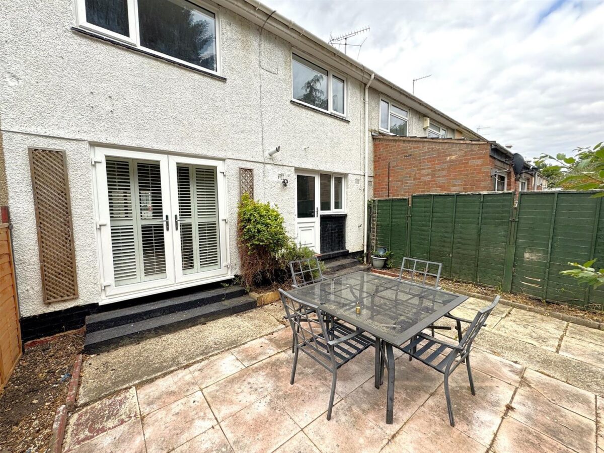 Dobson Walk, Corby