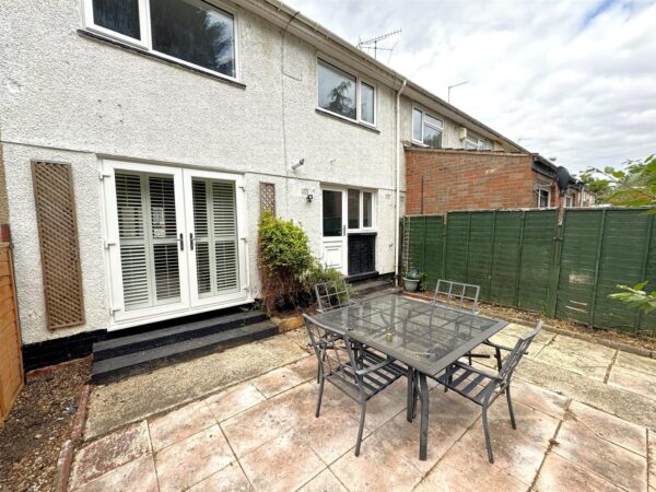 Dobson Walk, Corby
