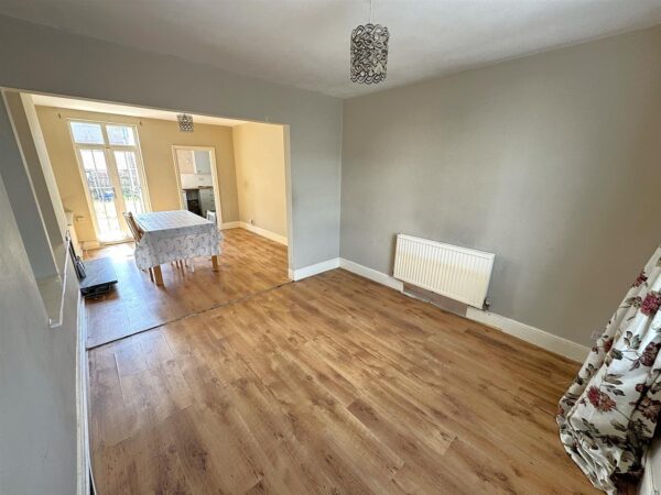 Lloyds Road, Corby