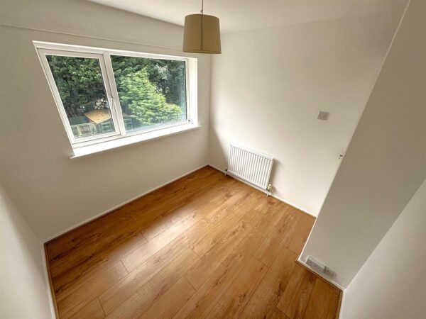 Dobson Walk, Corby