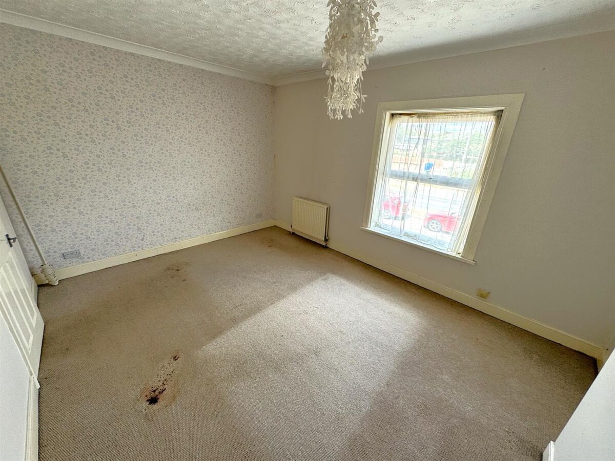 Lloyds Road, Corby